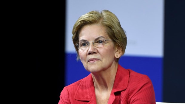 Elizabeth Warren presiona a la SEC ante la incertidumbre regulatoria